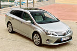 Toyota Avensis Gama Avensis Gama Avensis Turismo familiar Gris Plomo Exterior Lateral-Frontal 5 puertas