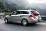 Volvo V60 Plug-in Hybrid Plug-in Hybrid Turismo familiar Silver Electric Exterior Posterior-Lateral 5 puertas