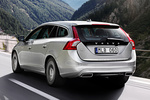 Volvo V60 Plug-in Hybrid Plug-in Hybrid Turismo familiar Silver Electric Exterior Posterior-Lateral 5 puertas