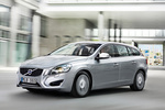 Volvo V60 Plug-in Hybrid Plug-in Hybrid Turismo familiar Silver Electric Exterior Frontal-Lateral 5 puertas