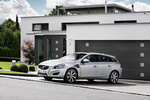 Volvo V60 Plug-in Hybrid Plug-in Hybrid Turismo familiar Silver Electric Exterior Frontal-Lateral 5 puertas