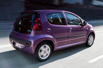 Peugeot 107 Gama 107 Gama 107 Turismo Plum Exterior Posterior-Lateral 5 puertas