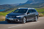 Honda Accord Tourer 2.2 i-DTEC 180 CV (2012) Gama Accord (2012) Turismo familiar Gris volcano metalizado Exterior Frontal-Lateral 5 puertas