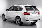 BMW X5 M50d 381 CV (&laquo;Paquete Deportivo M&raquo;) M50d Todo terreno Alpinweiss Exterior Posterior-Lateral 5 puertas