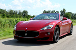 Maserati GranCabrio Sport Sport Descapotable Rosso Trionfale Exterior Frontal-Lateral 2 puertas