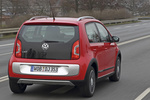 Volkswagen up! Cross up! 1.0 75 CV Gama Cross up! Turismo Rojo Tornado Exterior Posterior-Lateral 5 puertas