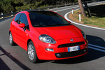 Fiat Punto Gama Punto Gama Punto Turismo Rojo Rubi Exterior Lateral-Frontal 3 puertas