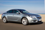 Opel Insignia 2.0 CDTI BiTurbo 195 CV Gama Insignia Turismo Plata Lago Exterior Lateral-Frontal 4 puertas