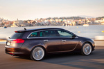 Opel Insignia 2.0 CDTI BiTurbo 195 CV Gama Insignia Turismo familiar Exterior Lateral-Frontal 5 puertas