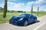 Ferrari California V8 490 CV (2012) Gama California Descapotable Azul Mirabeau Exterior Frontal-Lateral 2 puertas
