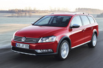 Volkswagen Passat Alltrack 2.0 TSI 210 CV DSG 4Motion Gama Passat Alltrack Turismo familiar Rojo Tornado Exterior Frontal-Lateral 5 puertas