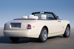 Rolls-Royce Phantom V12 460 CV (2012) Gama Phantom Drophead Coup&eacute; (2012) Descapotable Exterior Posterior-Lateral 2 puertas