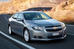 Chevrolet Malibu Gama Malibu Gama Malibu Turismo Ice Silver Exterior Frontal-Lateral 4 puertas
