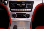 Mercedes-Benz Clase SL SL 500 435 CV Gama SL Descapotable Interior Consola Central 2 puertas