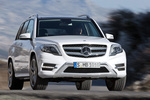 Mercedes-Benz Clase GLK GLK 350 4MATIC BlueEFFICIENCY Paquete Deportivo Exterior AMG Todo terreno Blanco diamante metalizado BRIGHT Exterior Frontal-Lateral 5 puertas