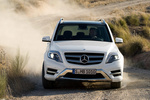 Mercedes-Benz Clase GLK GLK 350 4MATIC BlueEFFICIENCY Paquete Deportivo Exterior AMG Todo terreno Blanco diamante metalizado BRIGHT Exterior Frontal 5 puertas