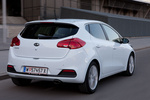 KIA cee'd Gama cee&acute;d Gama cee&acute;d Turismo Cassa White Exterior Posterior-Lateral 5 puertas