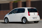 SEAT Mii 1.0 60 CV Ecomotive Style (&laquo;Paquete Chic&raquo;) Turismo Blanco Exterior Frontal-Lateral 5 puertas