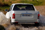 SsangYong Actyon Sports 200 Xdi Aut. 155 CV Premium Pick up Grand White Exterior Posterior 4 puertas