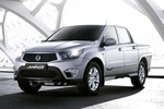 SsangYong Actyon Sports 200 Xdi Aut. 155 CV Premium Pick up Fine Silver Exterior Frontal-Lateral 4 puertas