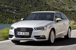 Audi A3 Gama A3 Gama A3 Turismo Plata Hielo Metalizado Exterior Frontal-Lateral 3 puertas