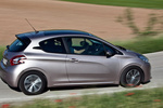 Peugeot 208 1.4 e-HDi 68 CMP Blue Lion Active Turismo Gris Blossom Exterior Lateral 3 puertas