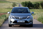 Toyota Avensis Cross Sport 120D (124 CV) Advance Turismo familiar Plata Exterior Frontal 5 puertas