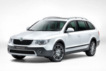Skoda Superb Gama Superb Combi Outdoor Gama Superb Combi Outdoor Turismo familiar Exterior Frontal-Lateral 5 puertas