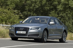 Audi A8 A8 hybrid A8 hybrid Turismo Gris cuarzo metalizado Exterior Frontal-Lateral 4 puertas