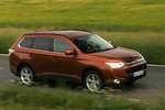Mitsubishi Outlander 220 DI-D 150 CV 4WD Gama Outlander Todo terreno Copper Radiant Exterior Lateral-Frontal 5 puertas