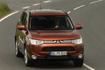 Mitsubishi Outlander 220 DI-D 150 CV 4WD Gama Outlander Todo terreno Copper Radiant Exterior Frontal 5 puertas