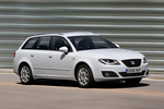 SEAT Exeo 2.0 TDI 143 CV Ecomotive Gama Exeo ST Turismo familiar Blanco Nevada Exterior Frontal-Lateral 5 puertas