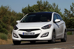 Hyundai i30 Gama i30 CW Gama i30 CW Turismo familiar Creamy White Exterior Frontal-Lateral 5 puertas