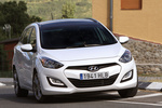 Hyundai i30 Gama i30 CW Gama i30 CW Turismo familiar Creamy White Exterior Frontal-Lateral 5 puertas