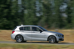 BMW Serie 1 118d Sport Line Turismo Graciersilber metalizado Exterior Lateral 5 puertas