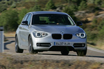 BMW Serie 1 118d Sport Line Turismo Graciersilber metalizado Exterior Lateral-Frontal 5 puertas