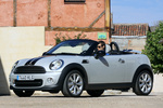 MINI MINI Roadster Cooper Roadster (122 CV) Cooper Descapotable White Silver metalizado Exterior Frontal-Lateral 2 puertas