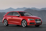 Audi A3 S3 3p S3 Turismo Rojo Misano Efecto Perla Exterior Frontal-Lateral 3 puertas