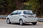 Toyota Yaris H&iacute;brido H&iacute;brido Turismo Blanco Glaciar Perlado Exterior Posterior-Lateral 5 puertas
