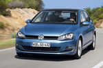 Volkswagen Golf 2.0 TDI CR 150 CV Gama Golf Turismo Azul Noche Metalizado Exterior Frontal-Lateral 5 puertas
