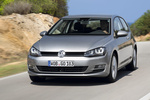 Volkswagen Golf 1.4 TSI 140 CV Gama Golf Turismo Plata Tungsteno metalizado Exterior Frontal-Lateral 3 puertas