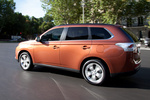 Mitsubishi Outlander 220 DI-D 150 CV 4WD Gama Outlander Todo terreno Copper Radiant Exterior Lateral-Posterior 5 puertas