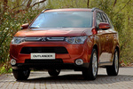 Mitsubishi Outlander 220 DI-D 150 CV 4WD Gama Outlander Todo terreno Copper Radiant Exterior Frontal-Lateral 5 puertas