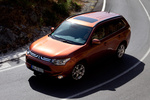 Mitsubishi Outlander 220 DI-D 150 CV 4WD Gama Outlander Todo terreno Copper Radiant Exterior Frontal-Lateral-Cenital 5 puertas