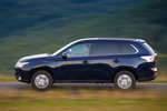 Mitsubishi Outlander 220 DI-D 150 CV 4WD Gama Outlander Todo terreno Azul Tanzanite Exterior Lateral 5 puertas