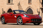 Ferrari California V8 490 CV (2012) Gama California Descapotable Rojo Mugello Exterior Frontal-Lateral 2 puertas
