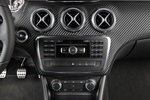 Mercedes-Benz Clase A A 180 CDI BlueEFFICIENCY L&iacute;nea AMG Sport Turismo Interior Consola Central 5 puertas