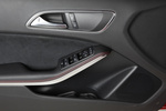 Mercedes-Benz Clase A A 180 CDI BlueEFFICIENCY L&iacute;nea AMG Sport Turismo Interior Puerta 5 puertas