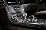 Mercedes-Benz SLS AMG SLS AMG Black Series Gama SLS AMG Black Series Coup&eacute; Interior Consola Central 2 puertas