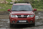 Fiat Freemont AWD 2.0 16v 170 CV Diesel Lounge  Monovolumen Rojo brillante Exterior Frontal 5 puertas